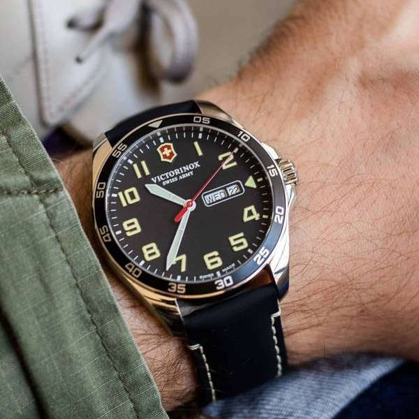 Victorinox Men's Watch (V241846)