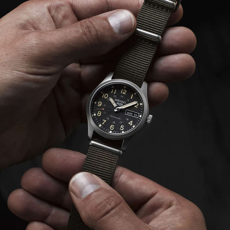 Seiko 5 unisex Watch (srpj85k1)