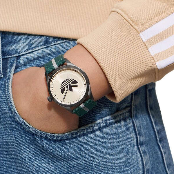 ADIDAS CODE FOUR (AOSY23042)