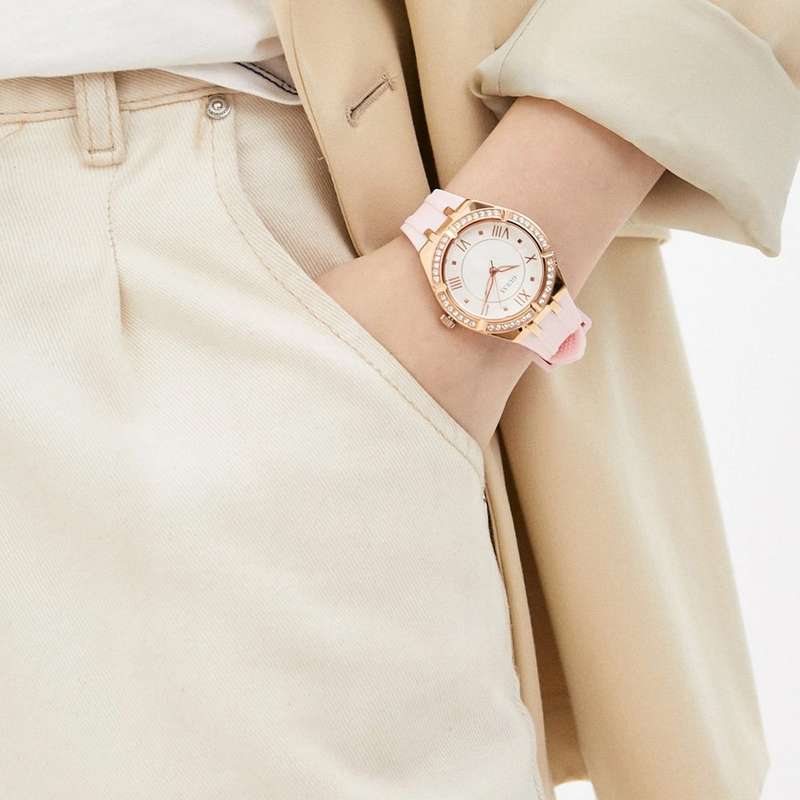 Guess Women's Watch (gw0034l3)
