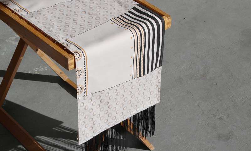 Entle Table Runner