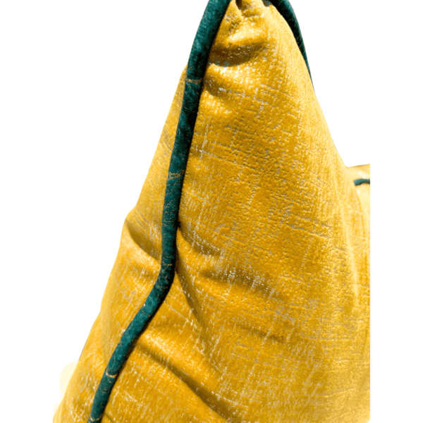 Gauta collection with green pipping
