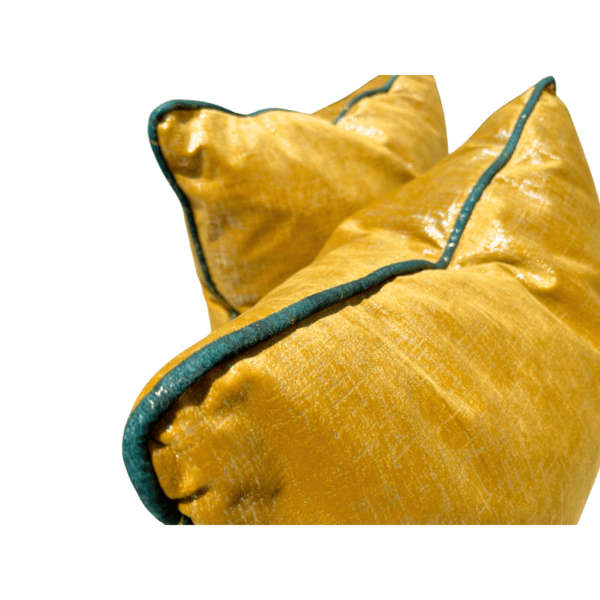 Gauta collection with green pipping
