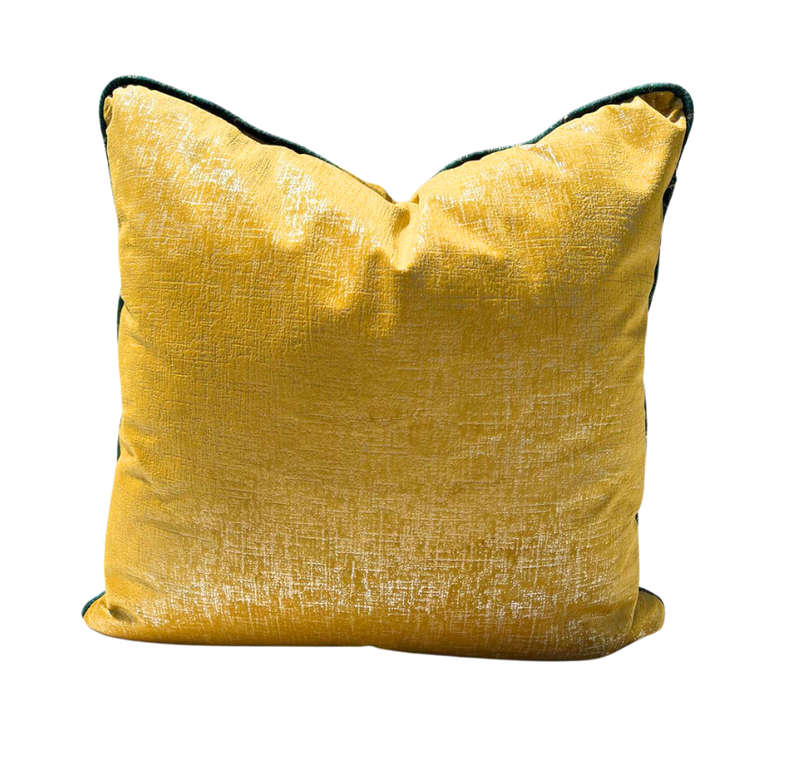 Gauta collection with green pipping