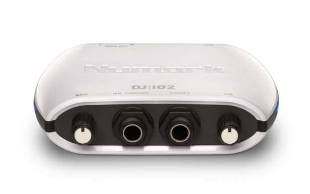 Numark DJ iO2