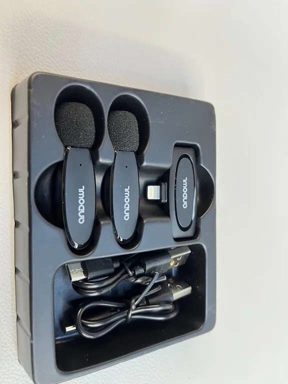 Andowl M3 Dual Wireless Lavalier Microphone for iPhone