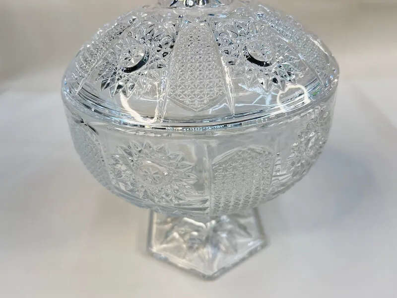 HIGH STAND Decorative Round Trinket Box
