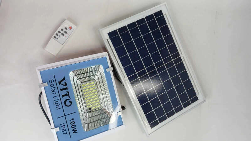 100W Solar Flood Light With Remote Control