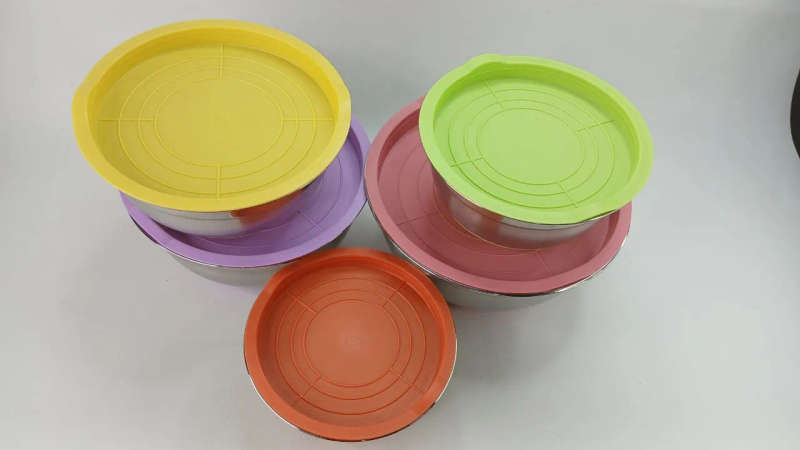 Mixing Bowl Set with Lids