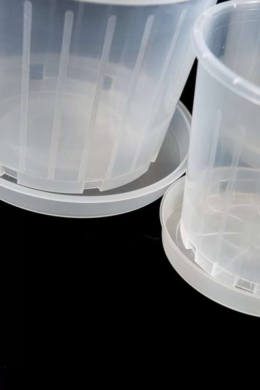 Clear plastic pots XL