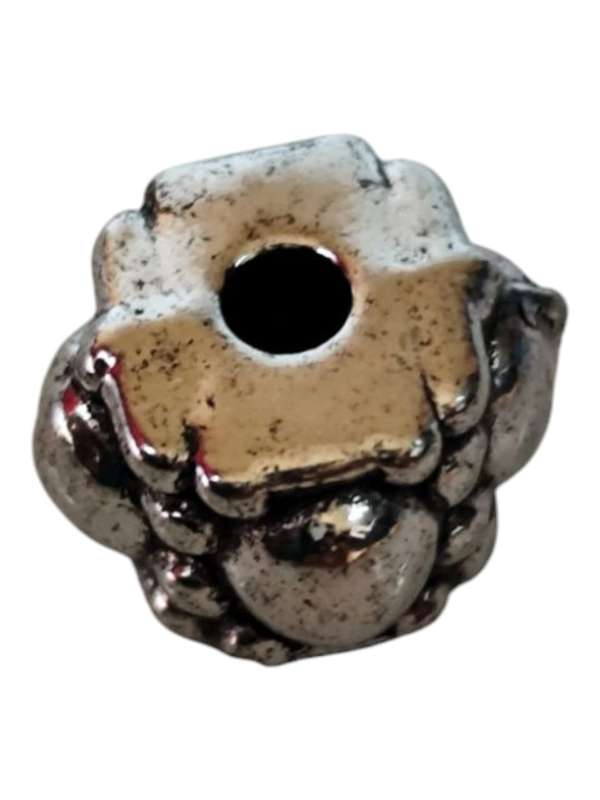 11 pcs Stainless steel circular patterned, 7.2 x 5.8 x 4.6mm, 1.8mm hole