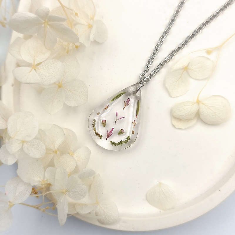 UNIQUE JEWELLERY: HANDCRAFTED NECKLACE: ONE OF A KIND FEATURING THE RARE FYNBOS OF THE CAPE - GIFT