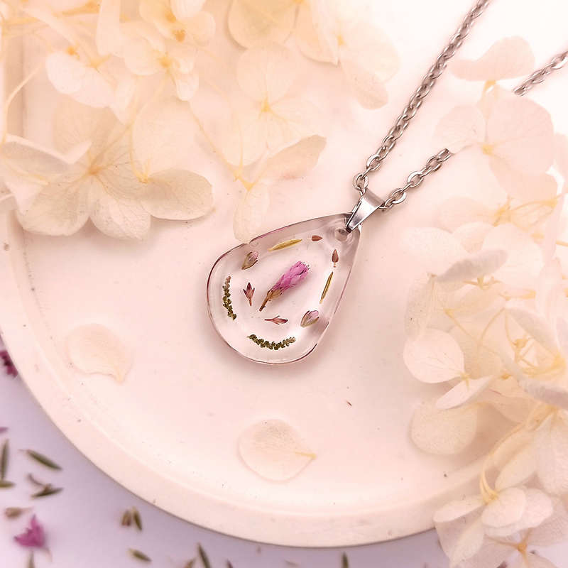 UNIQUE JEWELLERY: HANDCRAFTED NECKLACE: ONE OF A KIND FEATURING THE RARE FYNBOS OF THE CAPE - GIFT