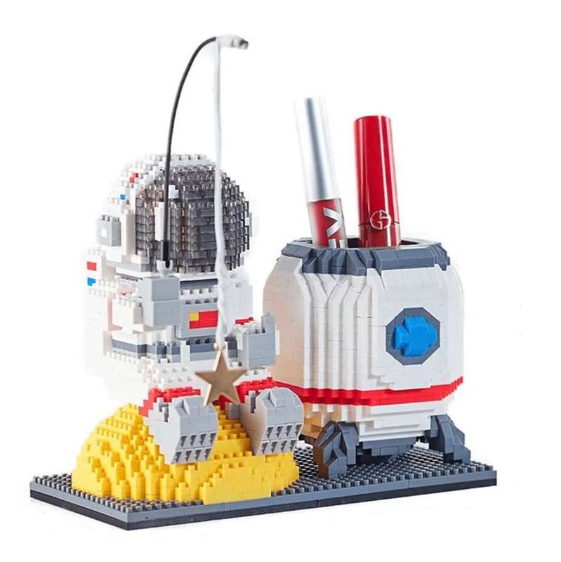 6903 Starfish  Astronaut Pen Holder Bricks With LED Light 1588pcs