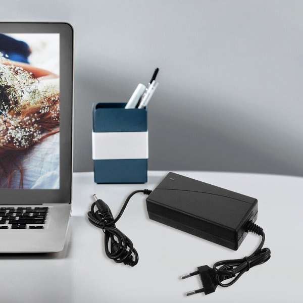 SE-P022  Power Adapter Supply For Laptop 24V 5A