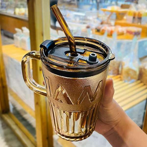 Thick Glass Mug With Lid And A Straw