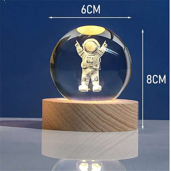 PM-161 Astronaut Crystal Ball Night Light  3D Lamp with Wooden Base USB Powered