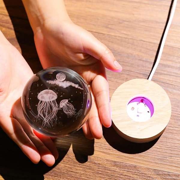 AS-33090 3D Jellyfish Crystal Ball Night Lamp 8cm USB-Powered Ambient Light with Wooden Base