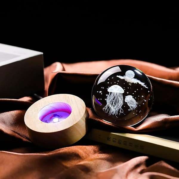 AS-33090 3D Jellyfish Crystal Ball Night Lamp 8cm USB-Powered Ambient Light with Wooden Base
