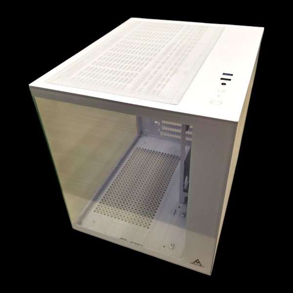 240-White Plato Sea View Room Chassis Geforce RTX Micro ATX/Mini ITX HHD Slot x 1 SSD  Slots x 2