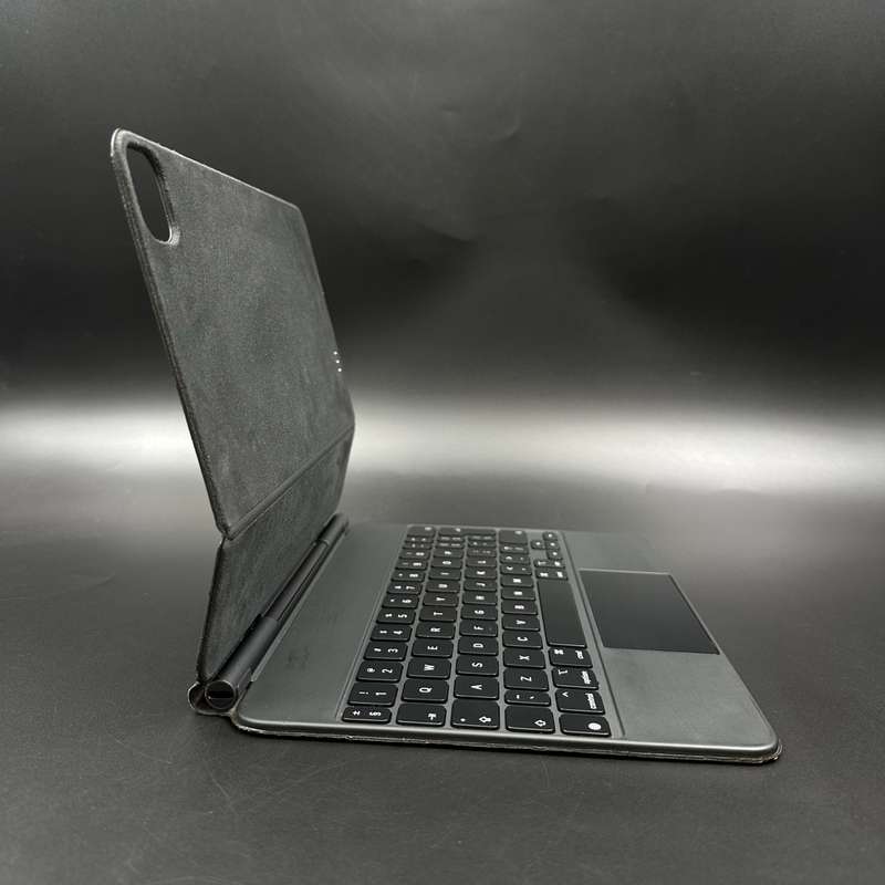 iPad Pro 11-inch M1 128GB (3rd Gen) Wifi + Cellular Bundle Deal ( Magic keyboard)