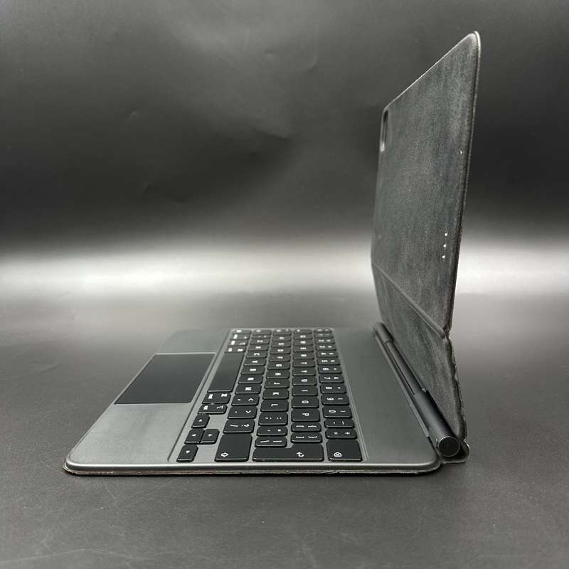 iPad Pro 11-inch M1 128GB (3rd Gen) Wifi + Cellular Bundle Deal ( Magic keyboard)