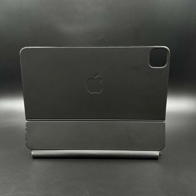 iPad Pro 11-inch M1 128GB (3rd Gen) Wifi + Cellular Bundle Deal ( Magic keyboard)