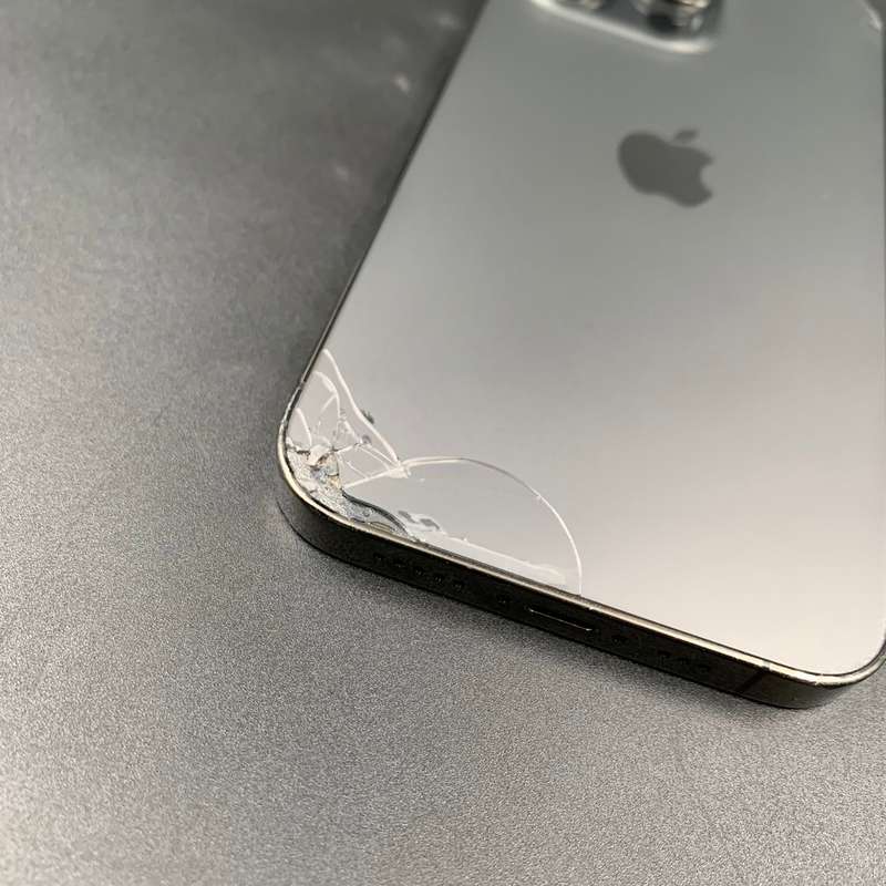 iPhone 13 Pro 128GB Graphite (Cracked Back)