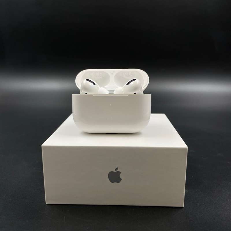 Airpods Pro (Gen 1) With Wireless Charging Case