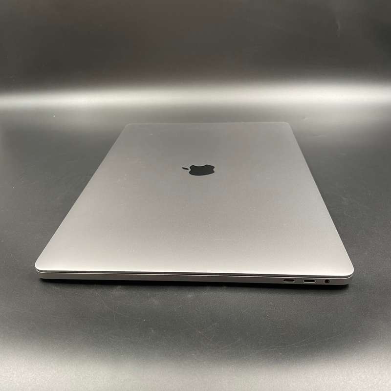 Macbook Pro 16" 2019 | 2,6GHz i7 | 16GB | 512GB Space Grey
