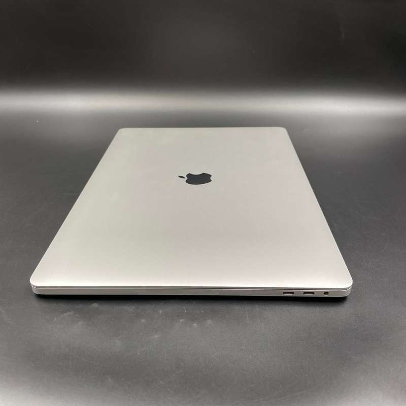Macbook Pro 16" 2019 | 2,6GHz i7 | 16GB | 512GB Silver