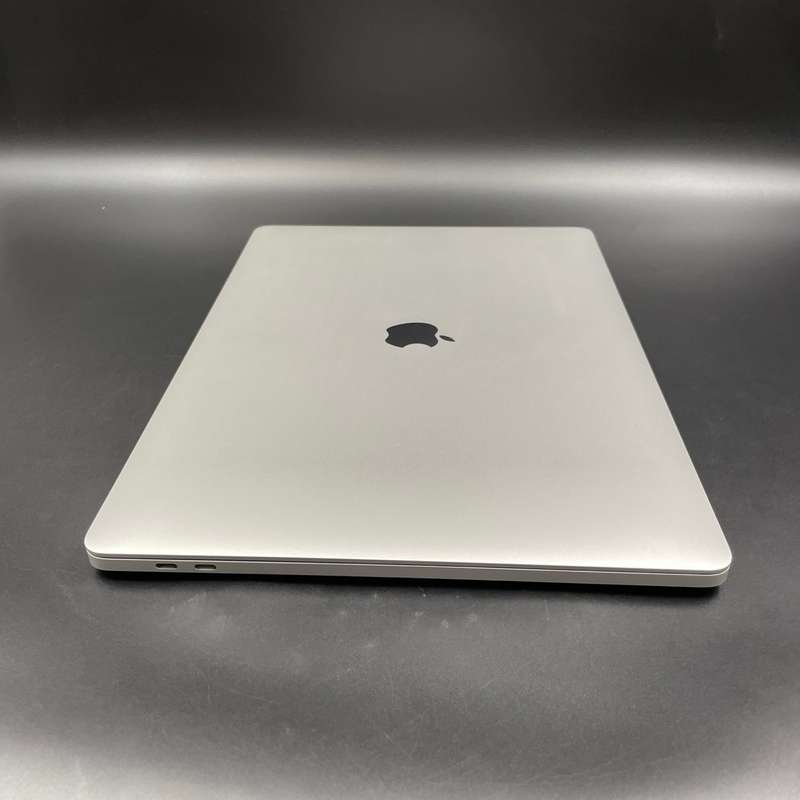 Macbook Pro 16" 2019 | 2,6GHz i7 | 16GB | 512GB Silver