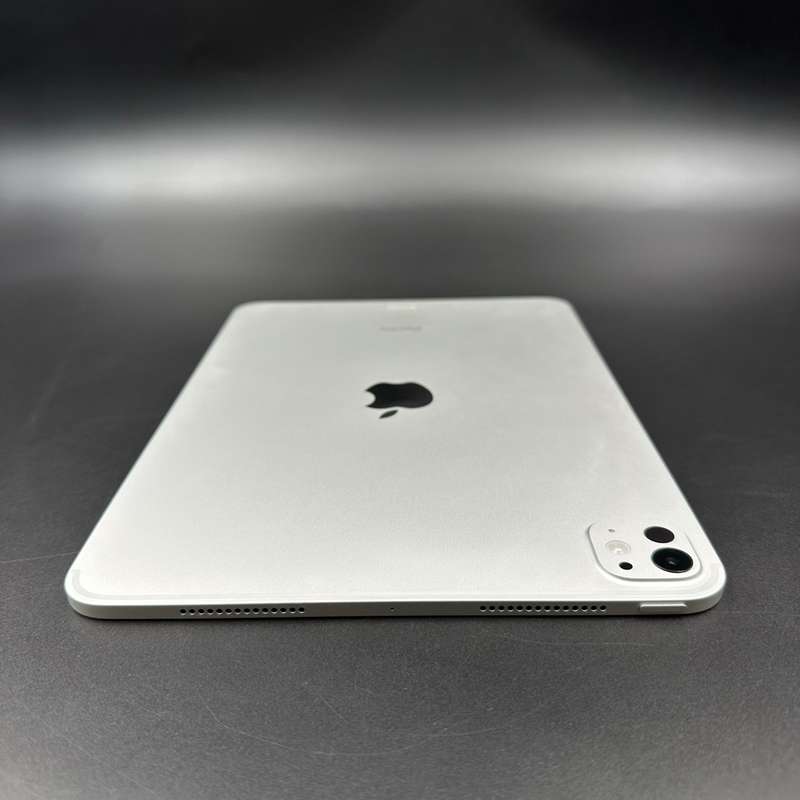 iPad Pro 11-Inch (M4) 256GB WIFI  Silver (Combo Deal)
