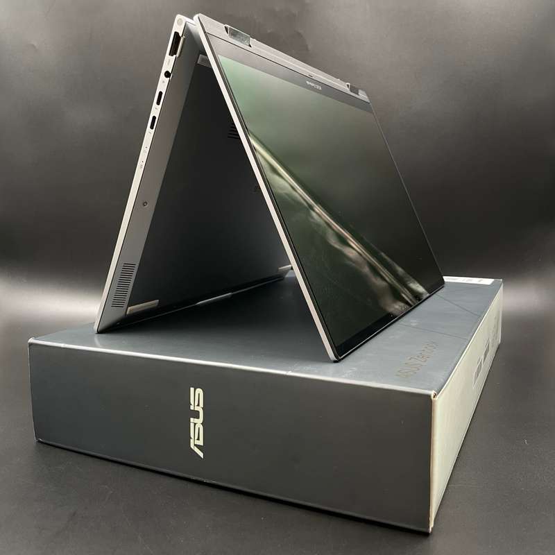 ASUS Zenbook 14" OLED TouchTouch | Intel i7 | 16GB | 1TB SSD | Foggy Silver