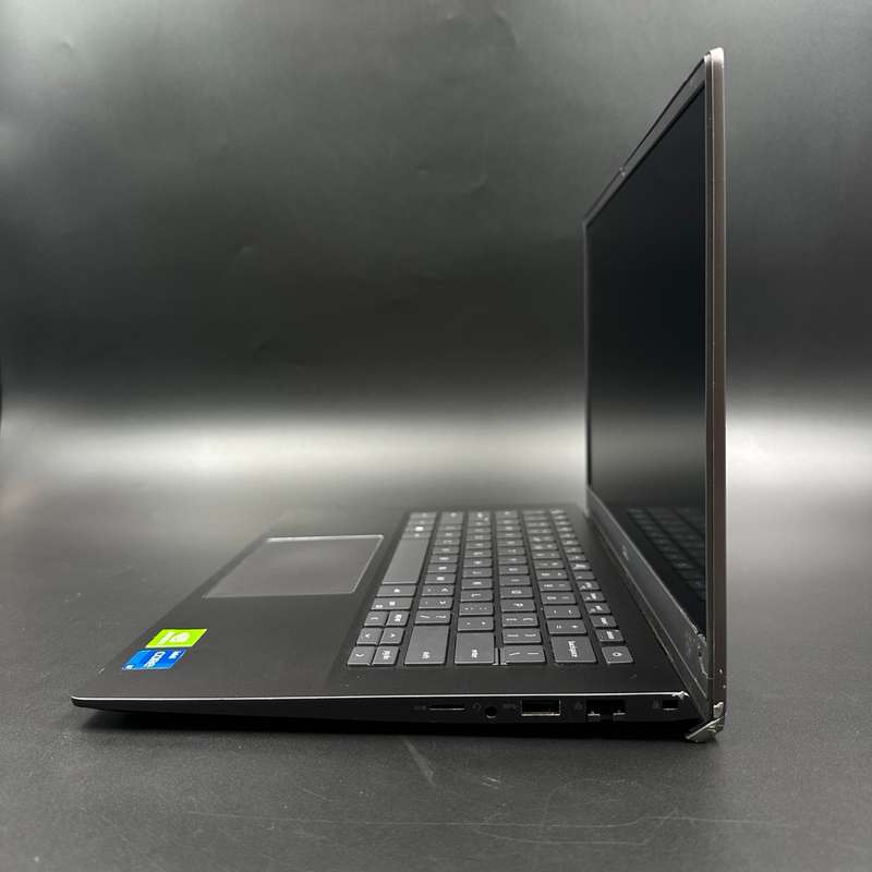 Dell Vostro | 11th Gen Intel Core i7 | 32GB Ram | 1TB SSD