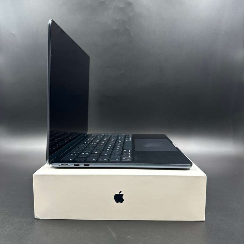 Macbook Air M2 13" 16GB Ram 256GB Midnight