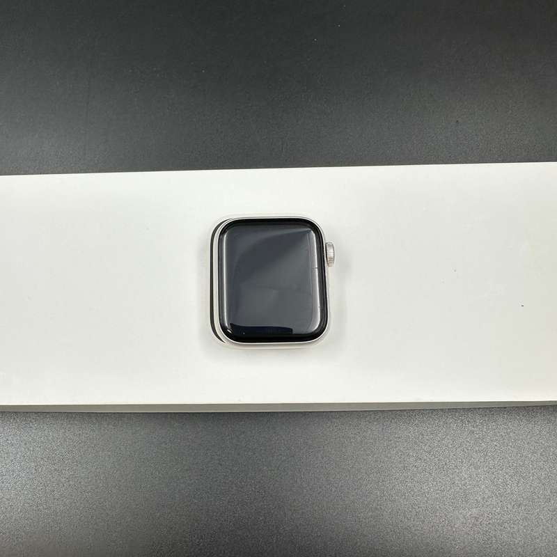 Apple Watch SE (Gen 2) 40MM GPS Starlight