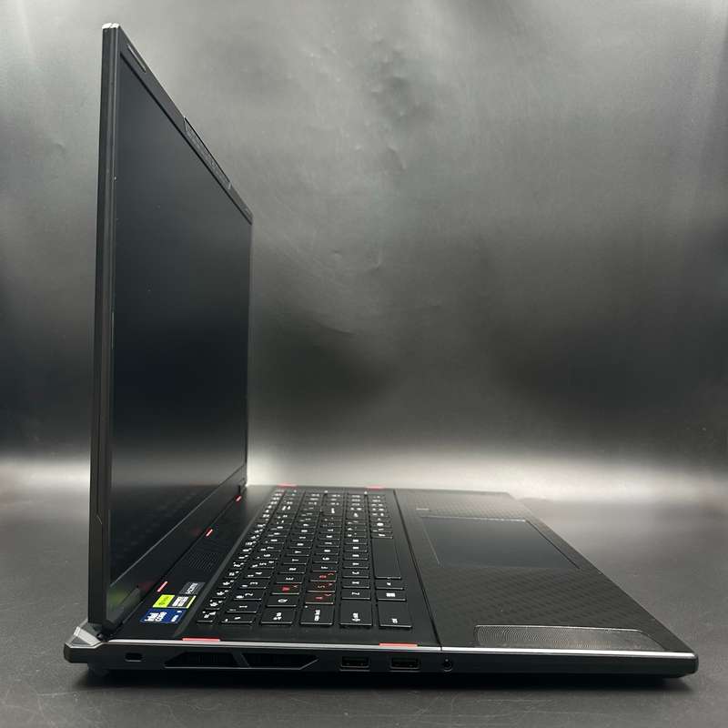 MSI Stealth 18 Mercedes AMG Motorsport Gaming Laptop, 18" UHD+120Hz, Intel Core Ultra9-185H, 32GB...