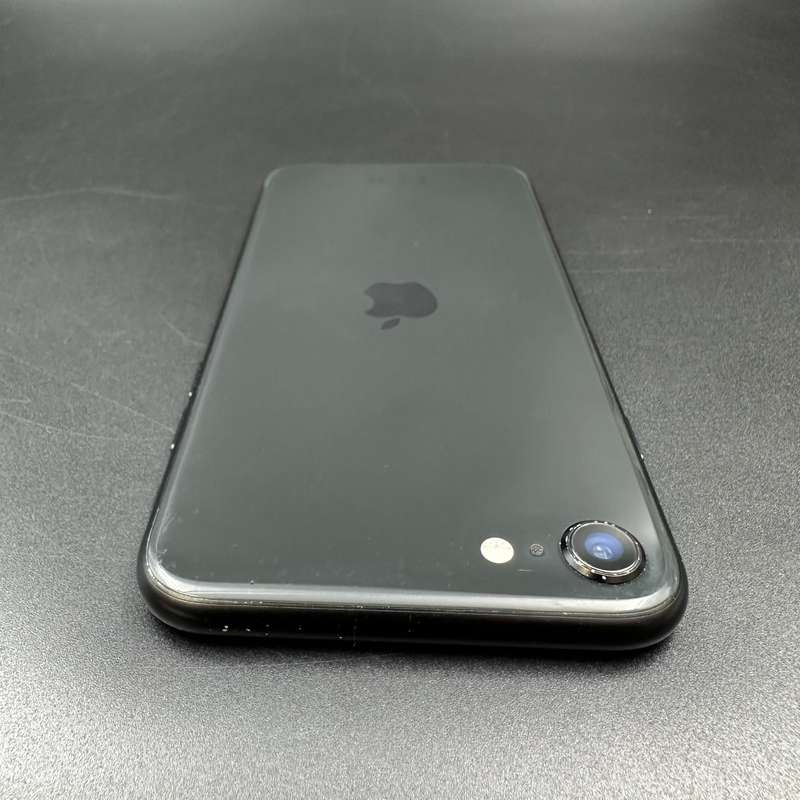 iPhone SE (2nd Generation) 64GB Black (Cracked Screen)