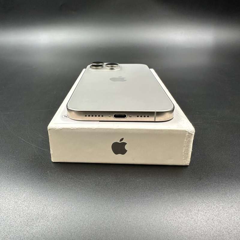 iPhone 16 Pro Max 256GB Natural Titanium