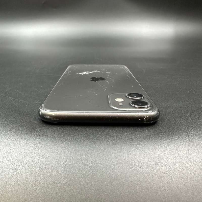iPhone 11 64GB Black (Cracked Back)