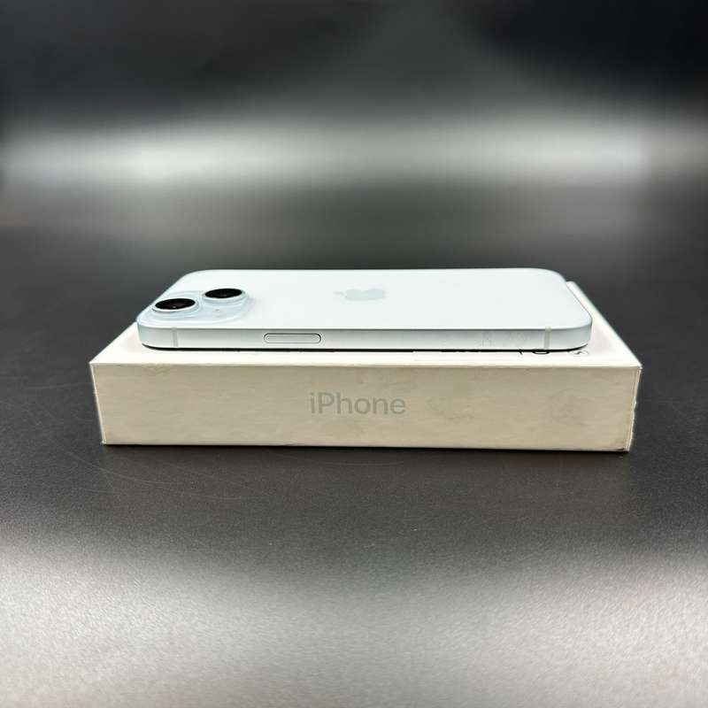 iPhone 15 128GB Blue