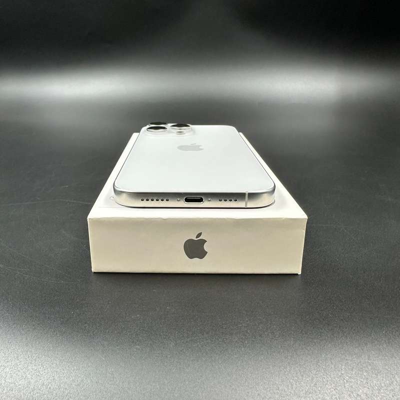 iPhone 16 Pro Max 256GB White Titanium