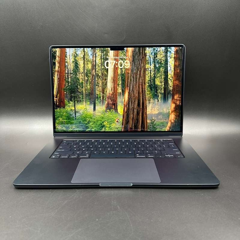 Macbook Air M2 15-inch 256GB Midnight