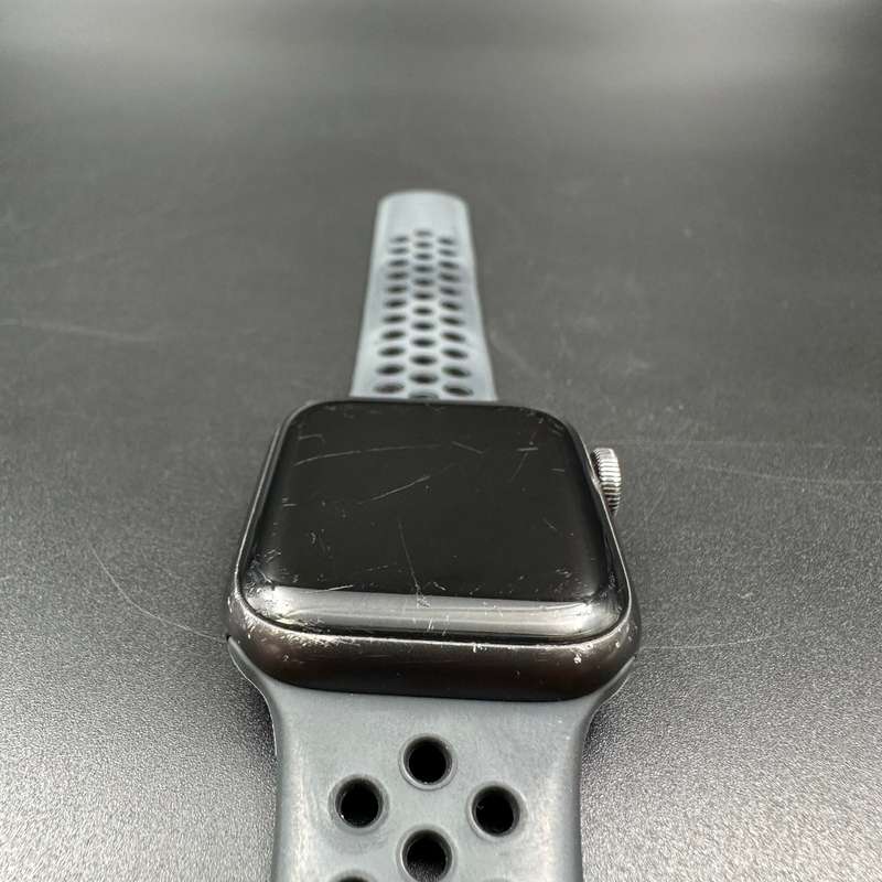 Apple Watch Series 6 40MM Space Grey