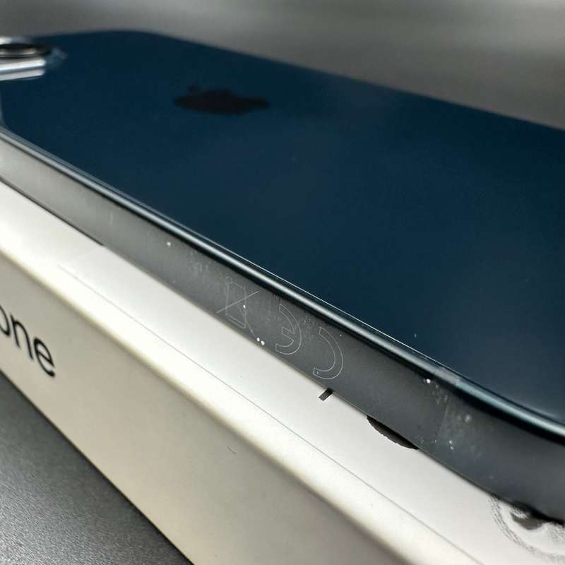 iPhone 13 128GB Midnight