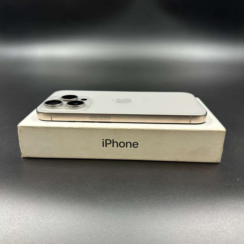 iPhone 15 Pro 256GB Natural Titanium