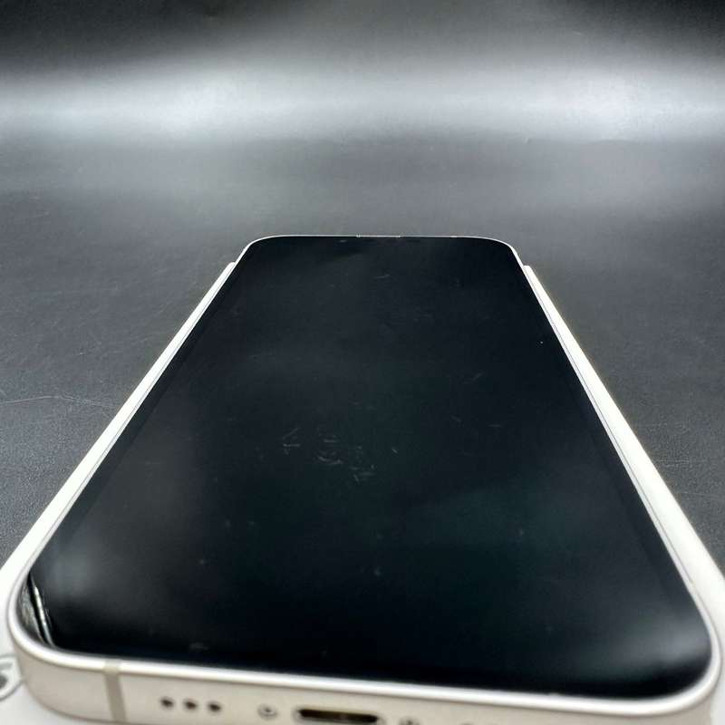 iPhone 13 128GB Starlight
