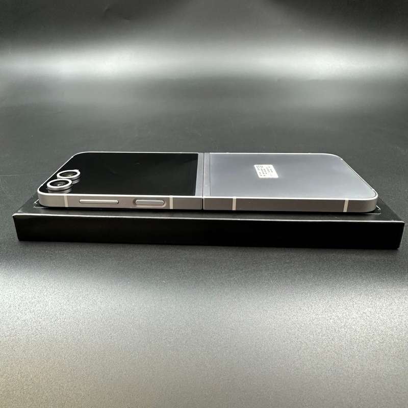 Samsung Z Flip 6 256GB Silver Shadow