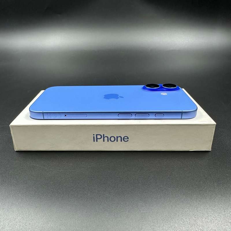 iPhone 16 128GB Ultramarine